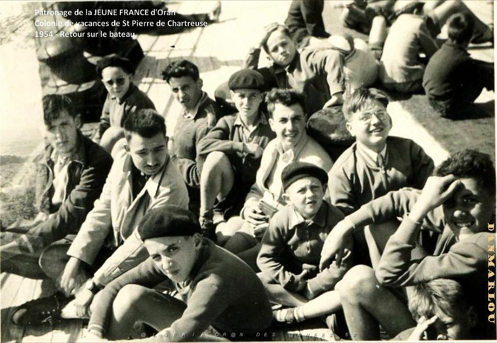 COLO JEUNE FRANCE 1954 retour sur le bateau.jpg